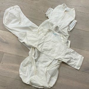 Snoo sheet & 2 Swaddles (small and medium)